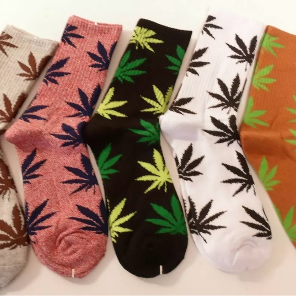Two Pair of Pot Leaf Crew Length Pot Leaf Socks Brand New!! - Picture 7 of 13